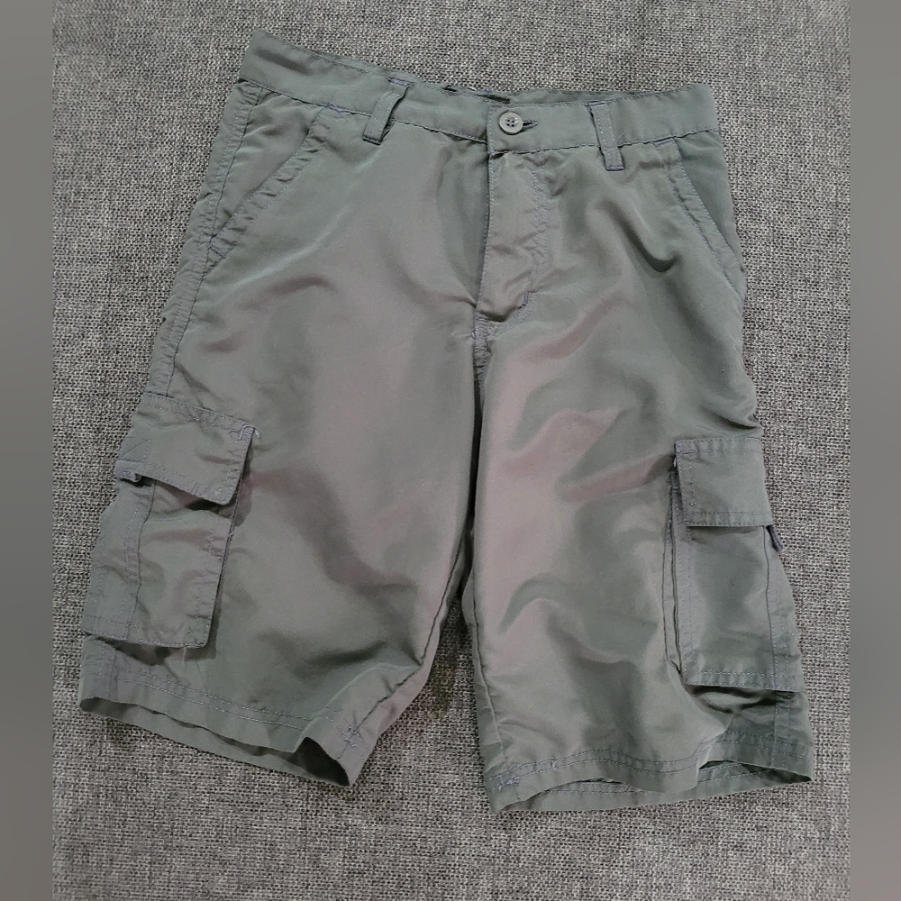 Relaxed Fit Gray Cargo Shorts with Belt Loops